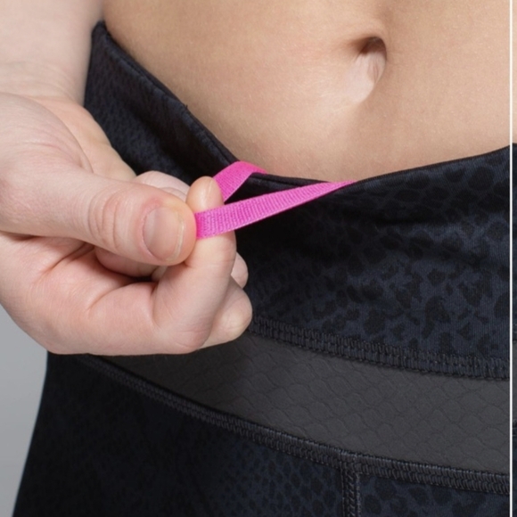 Lululemon Athletica Dark Gray Patterned Leggings - Picture 3 of 11